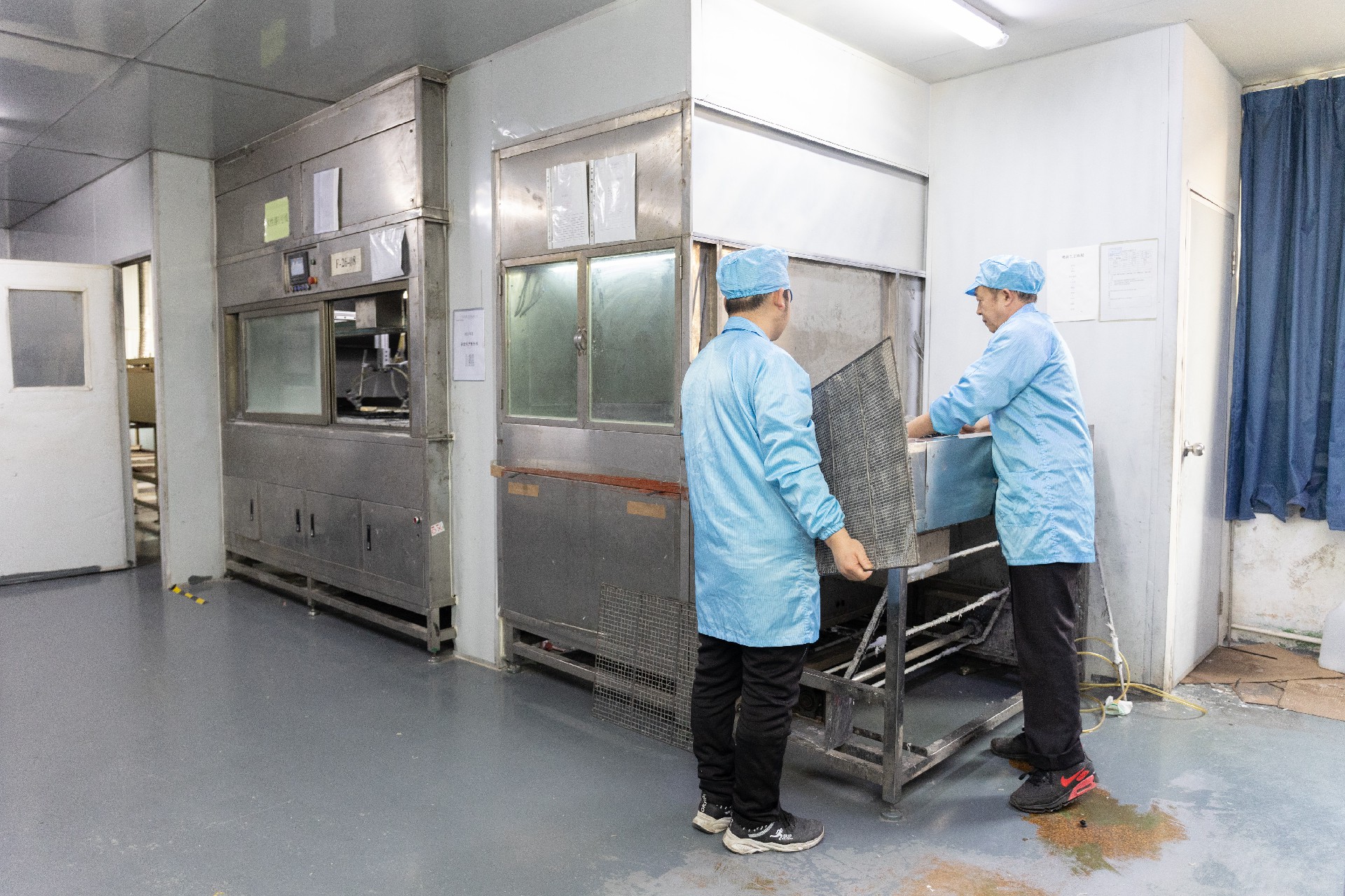 Silicone Spraying Workshop